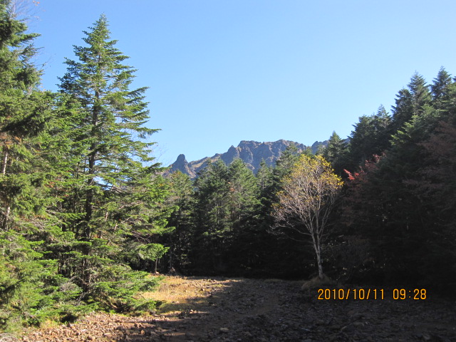 10/20（水）　八ヶ岳の赤岳2899m  日帰り登山　10/11（月）山行記録_c0133096_20103669.jpg