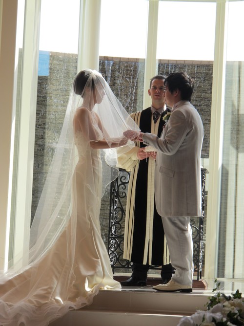 結婚式に行ってきました。_d0182409_153942.jpg