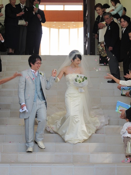 結婚式に行ってきました。_d0182409_1542754.jpg