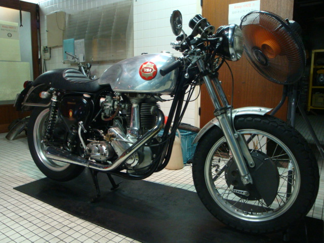 BSA Type SR400 For Sale!!_f0205962_449112.jpg