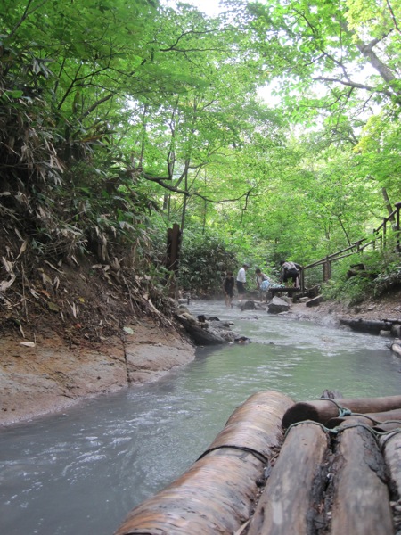 登別で足湯_c0198569_14354271.jpg