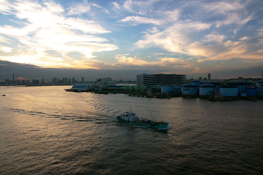 初秋の港の夕景_e0153076_015107.jpg