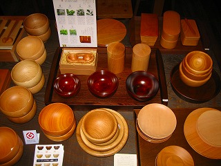“木の手仕事展”本日開催_b0100229_16415988.jpg