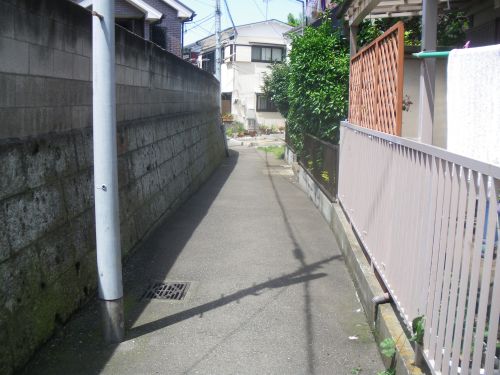 横浜・山手の台地を削った千代崎川をたどる⑤_b0206463_19242959.jpg