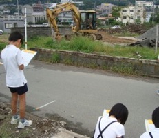 工事だらけの町で果敢にスケッチ_c0052304_539512.jpg