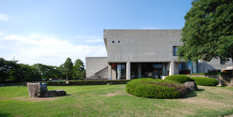 鳥取県立博物館。鳥取市の風景と建築。その２_c0195909_20353685.jpg