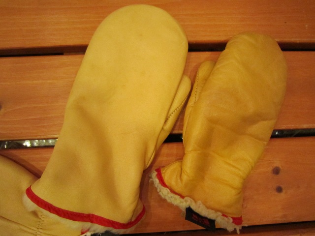 LEATHER MITTEN GLOVE with BOA_f0191324_158644.jpg