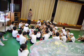 AIS 幸町小 4年2組 第2回目授業!_c0222139_21343430.jpg