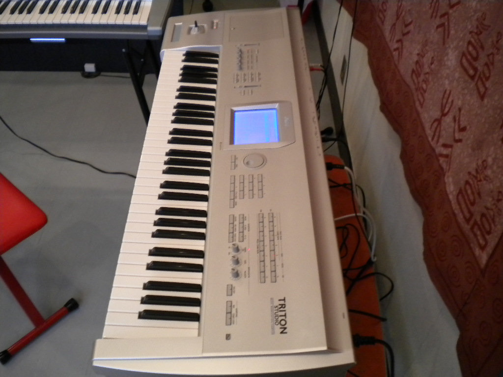 KORG TRITON STUDIO 61導入記（1）_a0060052_1355781.jpg