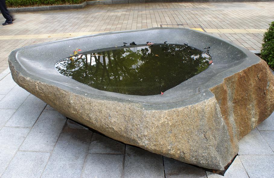 「虹の足」と「虹の石」_b0063958_22292577.jpg