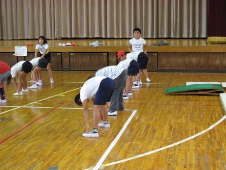 ４年生 連続馬跳び 館山市立船形小学校ブログ