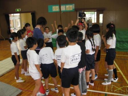 ４年生 連続馬跳び 館山市立船形小学校ブログ