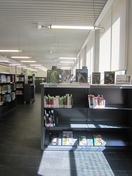 ランブラスのAndreu　Nin図書館_b0064411_63258.jpg