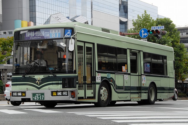 京都市バス～京都駅であまり見れない車両～_a0164734_00982.jpg