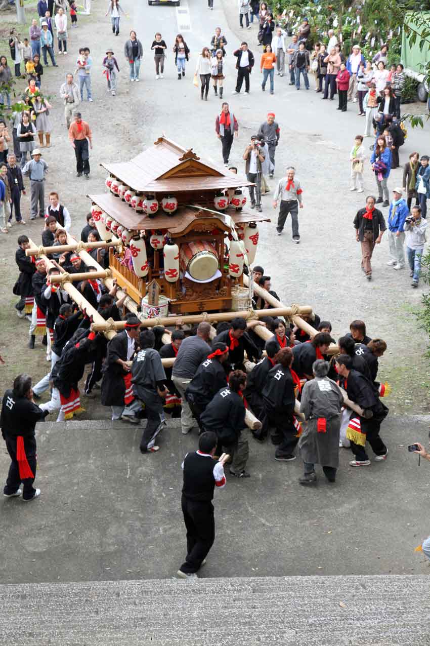 川田八幡神社の秋祭り-1♪_d0058941_2195835.jpg