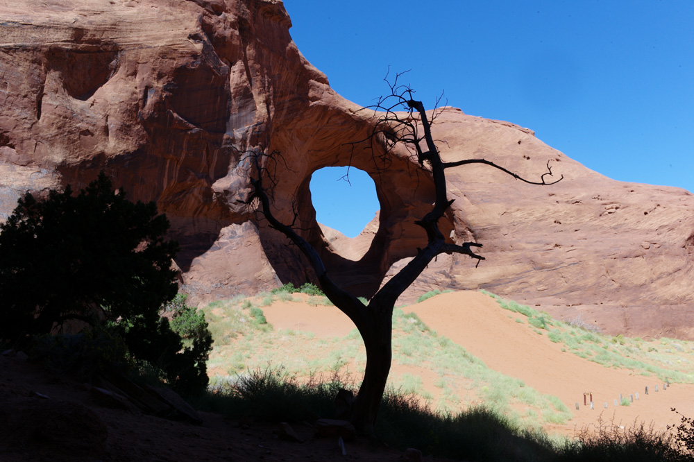 Nature in America vol.13 Monument Valley Arch with Leica M9_c0219256_188496.jpg