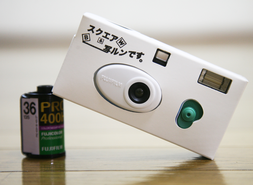 スクエア写ルンです モノクロ試写へ旅立つ そこに写真を置いてみる スクエア写ルンです モノクロ試写へ旅立つ そこに写真を置いてみる