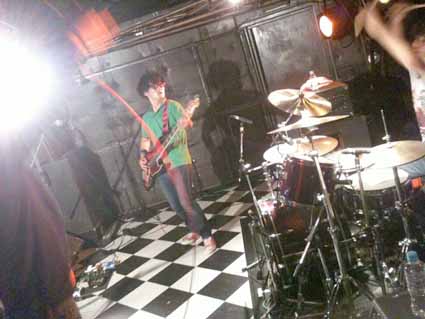 monokuro @ 下北沢SHELTER 101021_d0131511_12173186.jpg