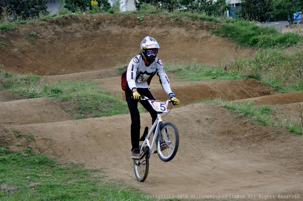 ２０１０JOSF緑山10月定期戦　VOL1：BMXエリート決勝　世界最速情報_b0065730_17362533.jpg