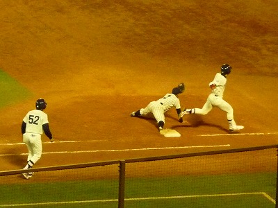 10月19日 東都大学野球 東洋大対亜細亜大_b0166128_1105623.jpg