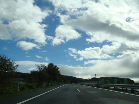 月曜日の高速道路_a0014840_2342513.jpg