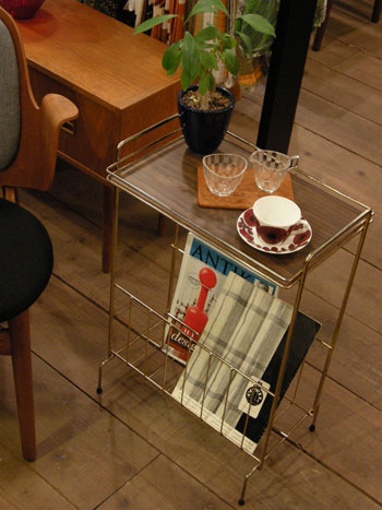 Side table (DENMARK) & お知らせ_c0139773_18325626.jpg