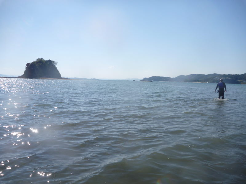 無人島巡り、そして独占！こんな冒険心を満たしてくれるシーカヤックは最高だ！－秋の牛窓カヤック②_e0138081_18124968.jpg