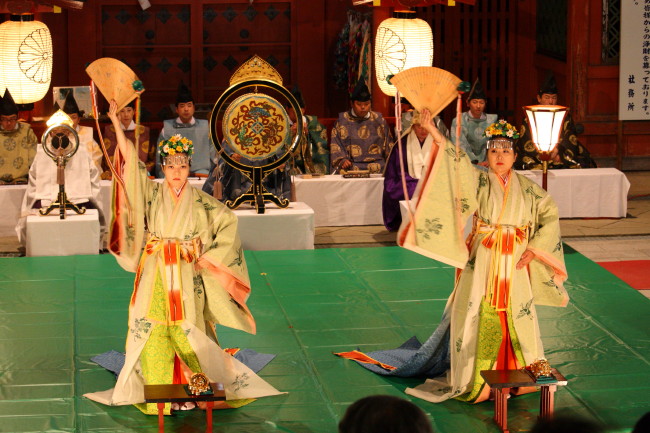 古（いにしえ）の舞　貫前神社秋の雅楽演奏会　その２_f0017530_21263634.jpg