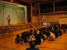 マンモス校・稲城第一小学校で初ライブ！_e0088256_7153029.jpg