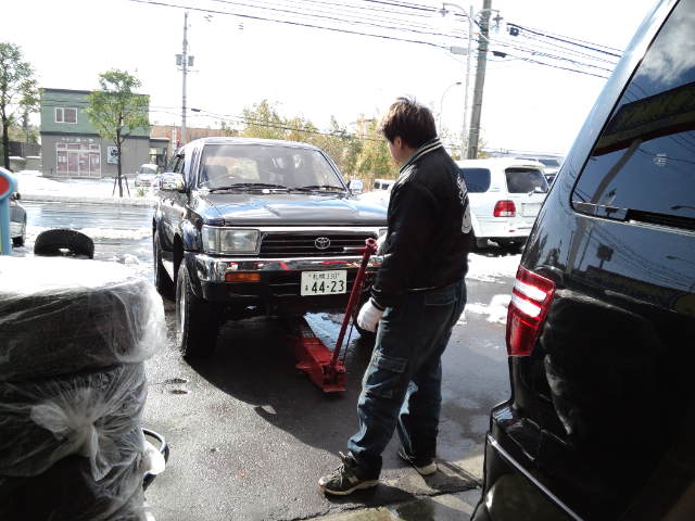 店長のニコニコブログ!久しぶりの雪かきからスタート!_b0127002_22583.jpg