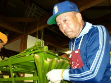 ずいき祭りの御輿の準備_e0061225_10262610.jpg