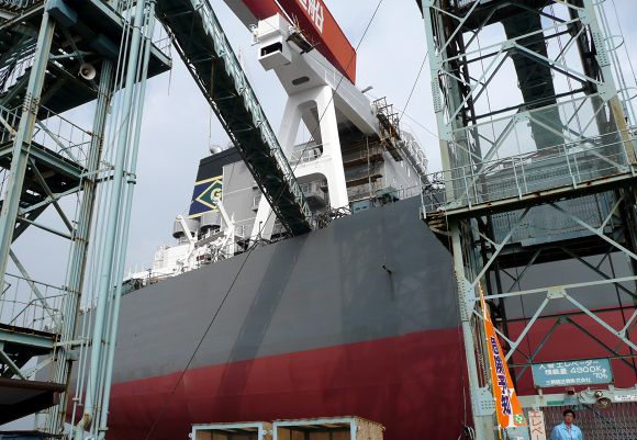 ユニバーサル造船所見学会にて「GENMAR ST.NIKOLAS」_e0158925_0343964.jpg