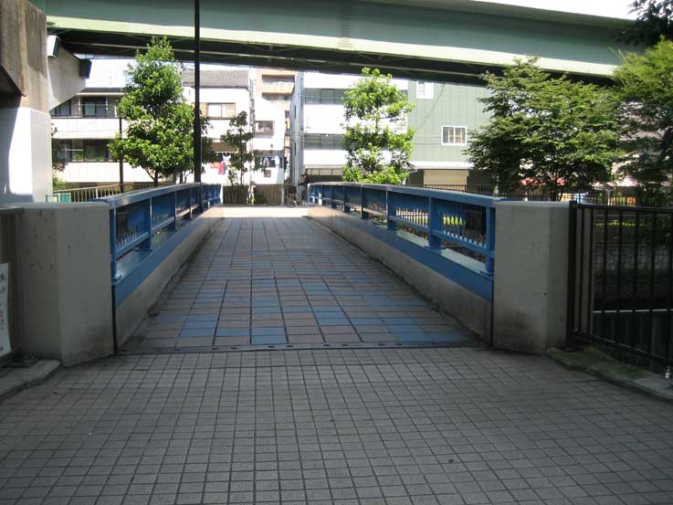 新聞の値段を知ってましたか?_b0057679_732536.jpg