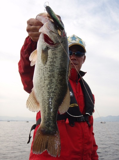 琵琶湖TEST釣行記　『 NLWルアー好調ですよ！』_d0145899_4182535.jpg