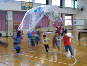 AIS 幸町小 さくら組 発表会をしました!_c0222139_2072918.jpg