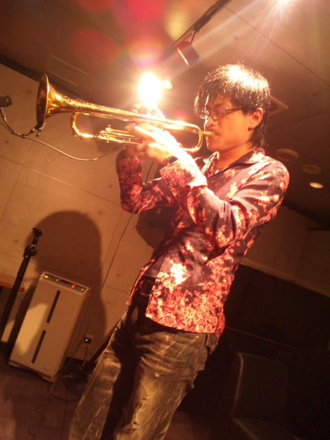 土曜日 今日のライブ_b0115606_12412880.jpg