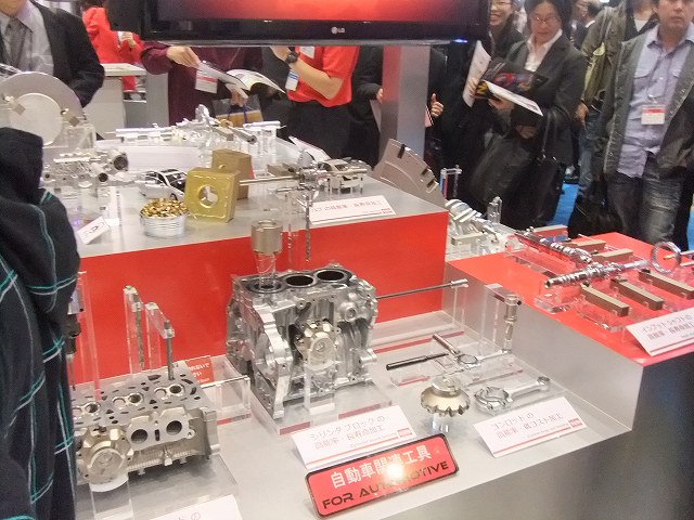 JIMTOF 2010 日本国際工作機械見本市_a0048323_18554474.jpg
