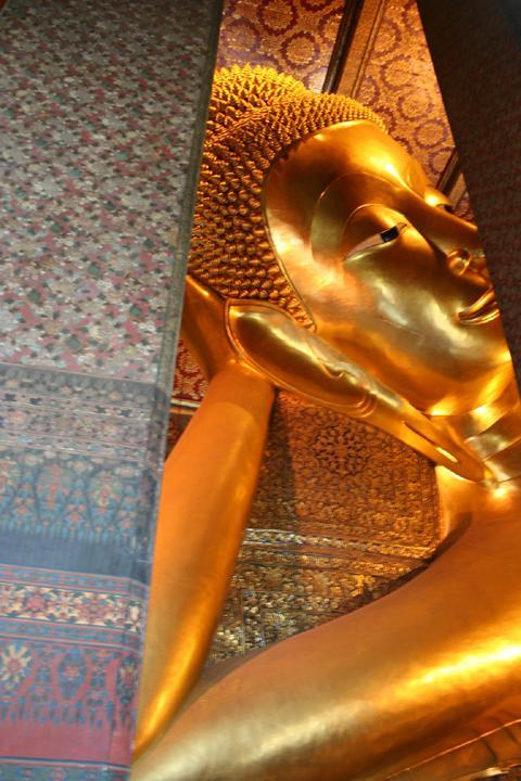 タイ人はウザイ？！_f0044846_1181084.jpg