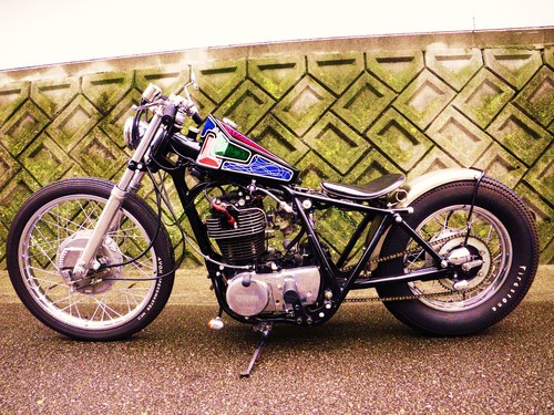 10月31日 SR400 コフィンタンク 取り付け : Hang Loose! 10月31日 SR400 コフィンタンク 取り付け : Hang Loose!
