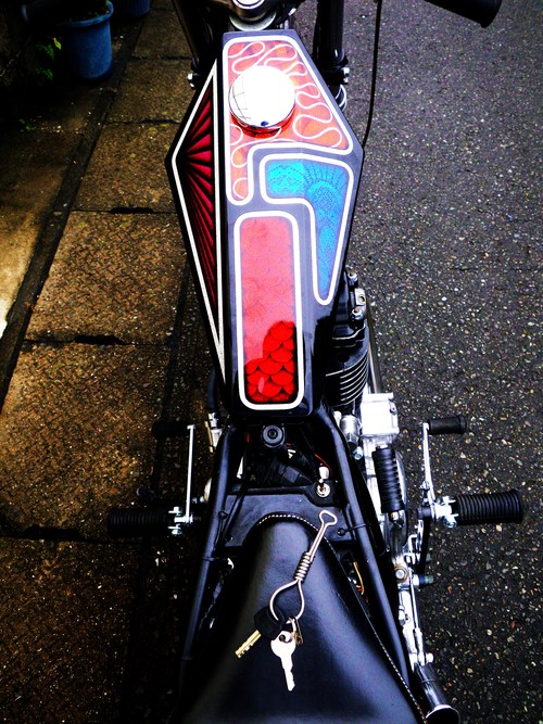 10月31日 SR400 コフィンタンク 取り付け : Hang Loose! 10月31日 SR400 コフィンタンク 取り付け : Hang Loose!