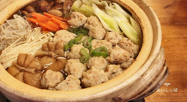 エビとアジのつみれ鍋 居酒屋おいしっぽ おいしっぽ Oishippo の か和いい 食卓