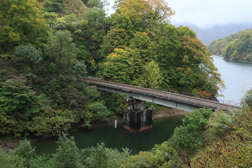 奥会津<2>　只見線　田子倉駅　2010年10月30日　撮影_e0143883_349040.jpg