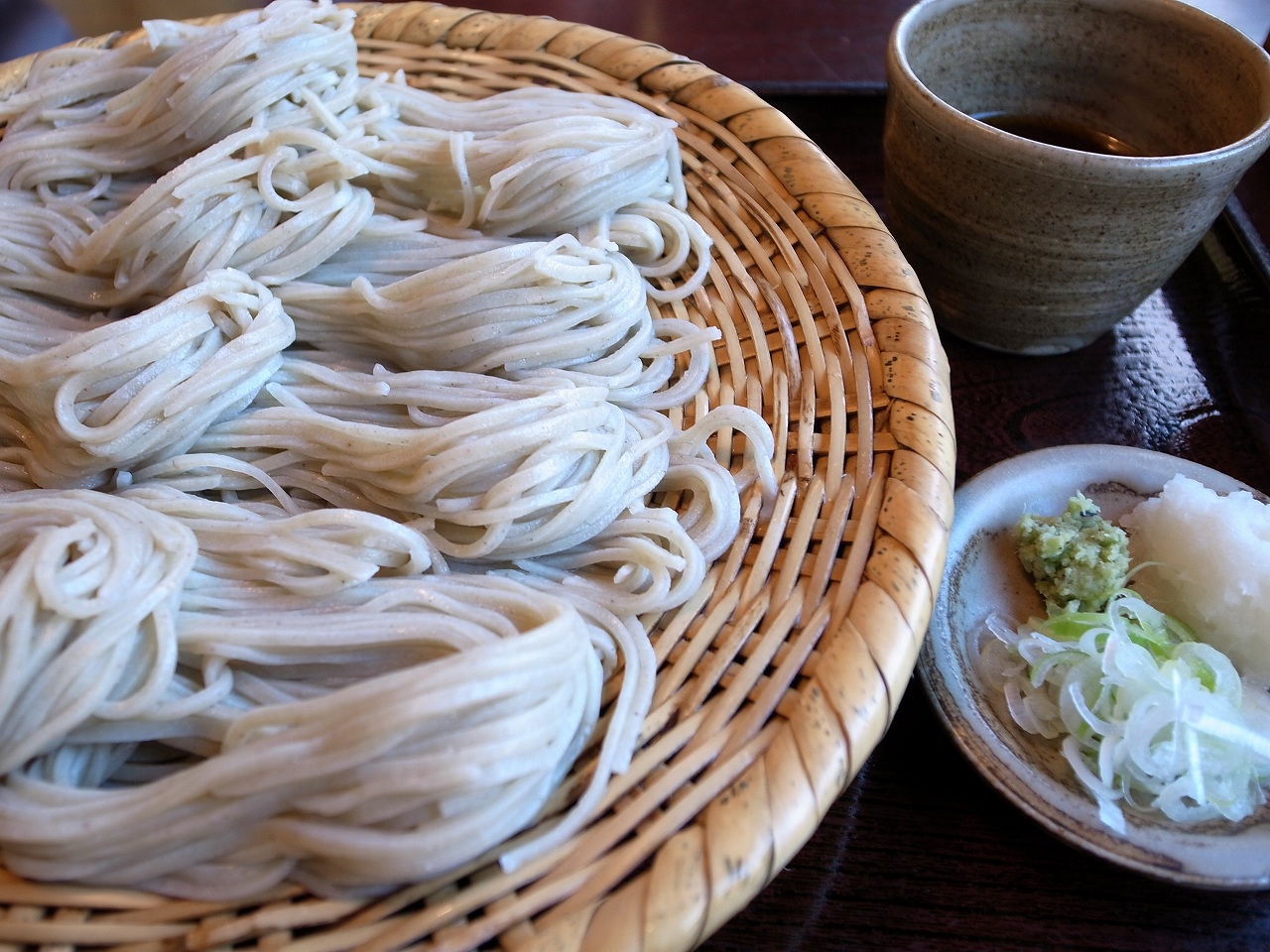 戸隠蕎麦を食べる_e0192715_2272060.jpg