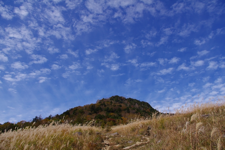 乾徳山と秋空_c0056957_2256917.jpg