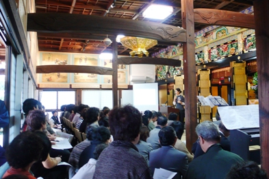 お寺での講演会_e0148373_2125261.jpg