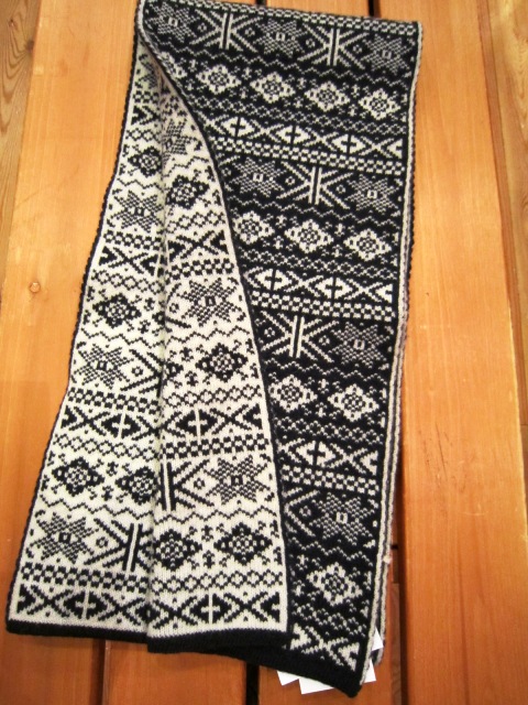 GILBERT WILSON \"FAIRISLE SCARF\"_f0191324_21061.jpg