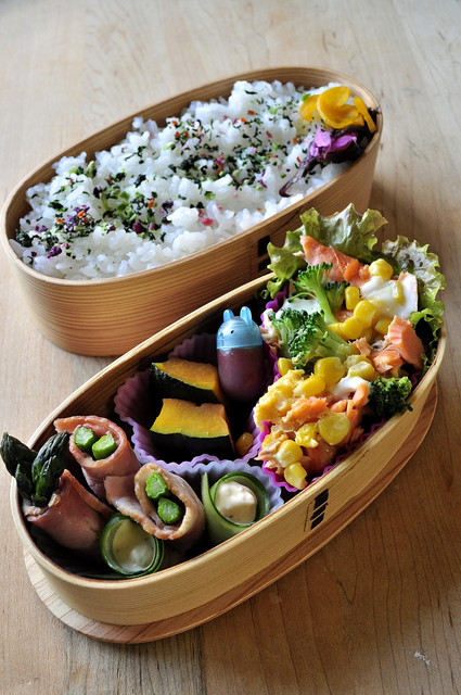 また全部ルクエ!鮭とブロッコリーのオムレツ風弁当_b0171098_718072.jpg