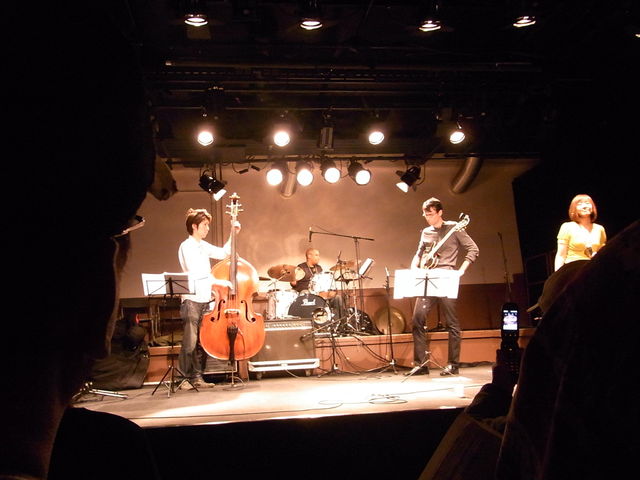 e0201561_04427.jpg