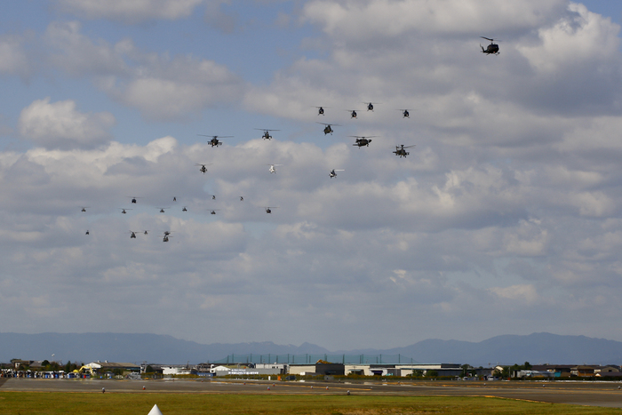 明野駐屯地 航空祭 祝賀フライト①_e0198461_20282433.jpg