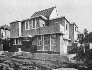 函館・百十三銀行本店(建築家・関根要太郎作品研究、その3)_f0142606_19141753.jpg